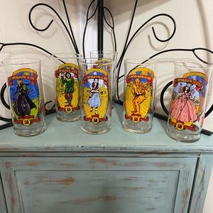 Vintage Collectors Wizard of Oz Glasses